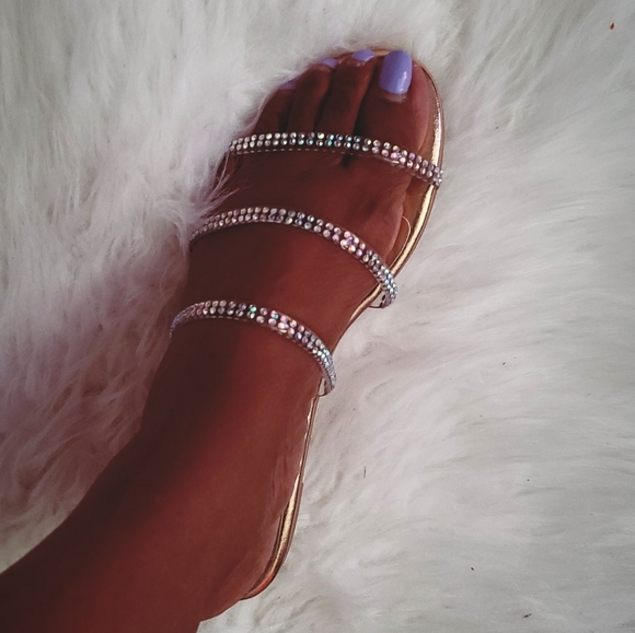 Rose gold Rhine stone slides - Picture 2 of 2